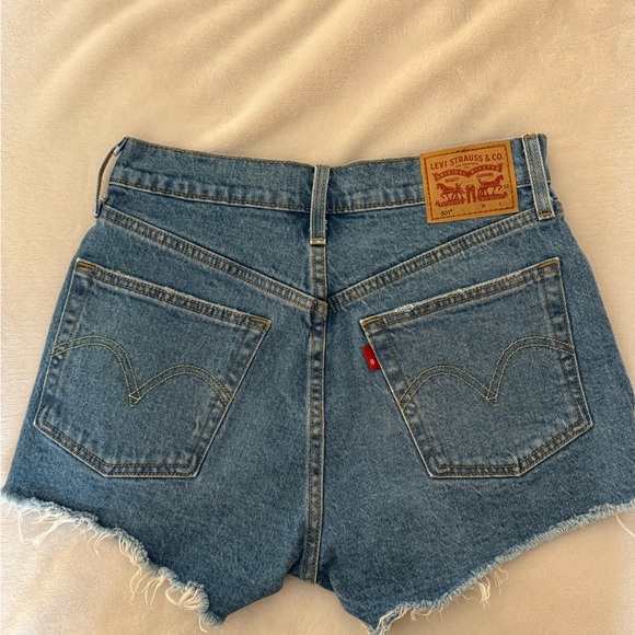 Levi's 501 Original Medium Blue Denim Shorts - Picture 6 of 8